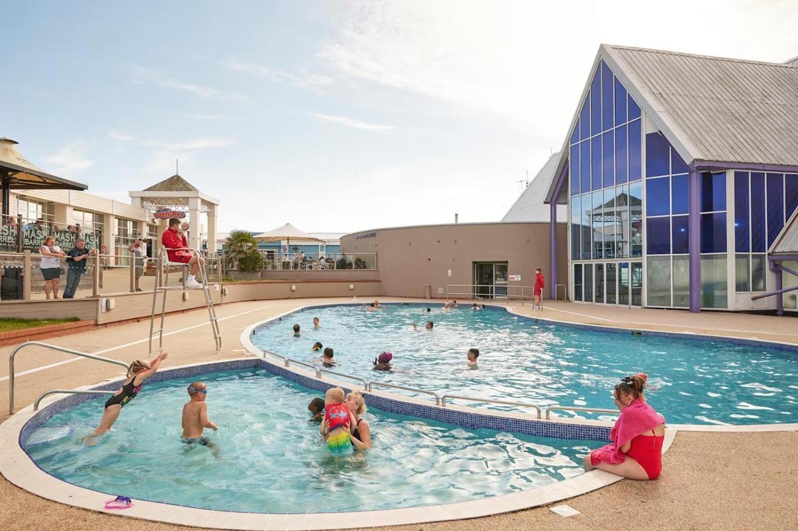 Combe Haven Hotel Newport Beach Exterior foto